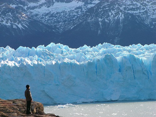 世界最大の氷河。その迫力に圧倒される