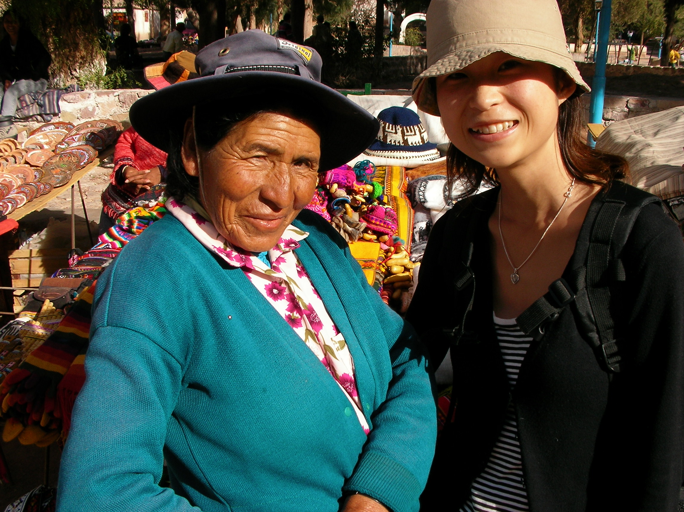 ボリビアのインディヘナのおばちゃんと仲良くなった♪